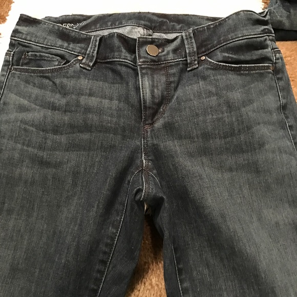 Ann Taylor Modern Fit Jeans woman's - Picture 2 of 2